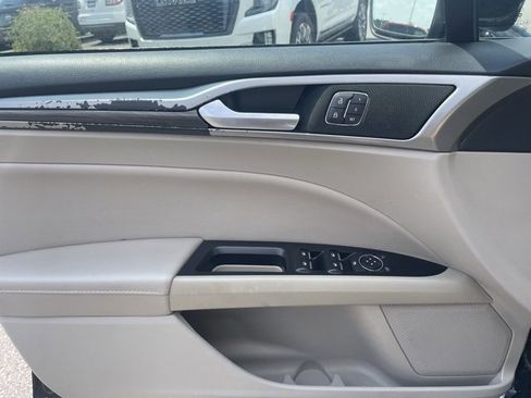 Used 2019 Ford Fusion SEL image 20