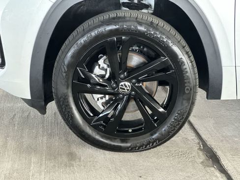 Used 2025 Volkswagen Atlas Cross Sport SEL R-Line AWD/4WD image 11