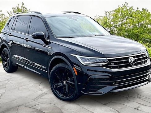 Used 2024 Volkswagen Tiguan SE R-Line w/ MDO Package, Two-Row image 11