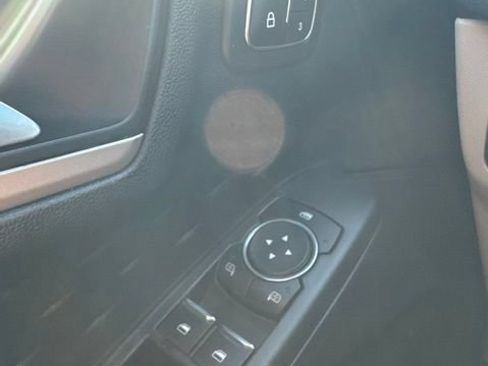 Used 2020 Ford Escape SEL FWD image 16