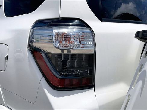 Used 2019 Toyota 4Runner TRD Off-Road Premium AWD/4WD image 20