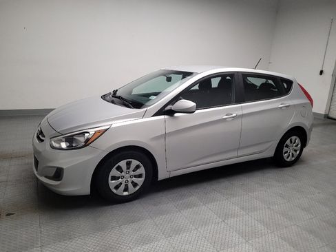 Used 2017 Hyundai Accent SE FWD image 2