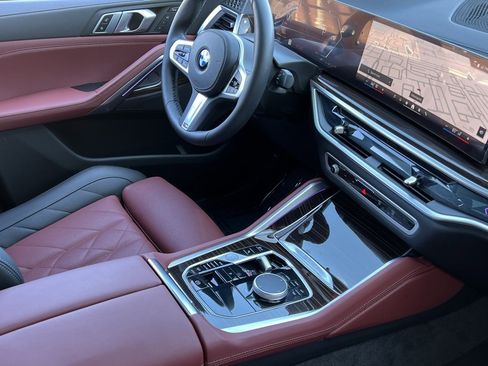 Used 2025 BMW X6 xDrive40i w/ Parking Assistance Package image 34