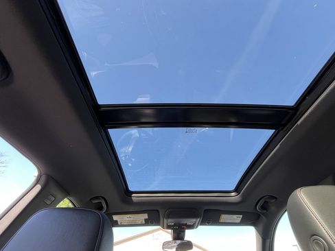 Used 2024 Chevrolet Equinox RS w/ RS Leather Package FWD image 18