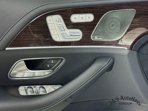 Used 2024 Mercedes-Benz GLS 63 AMG 4MATIC image 24