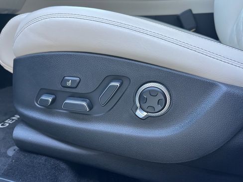 Used 2025 Genesis GV70 3.5T Sport w/ Sport Advanced Package image 15