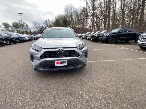 Used 2021 Toyota RAV4 LE image 10