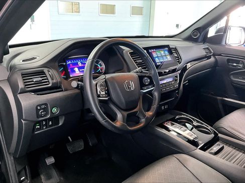 Used 2021 Honda Passport Touring image 2