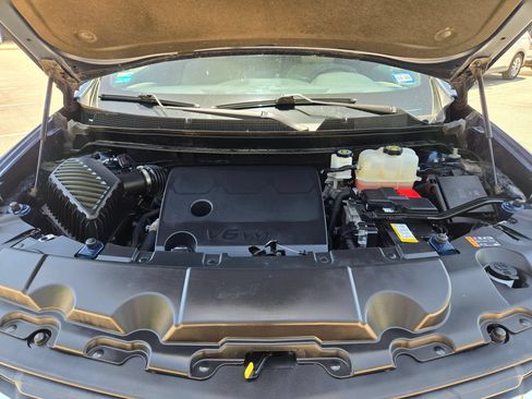 Used 2022 Chevrolet Traverse LS FWD image 32