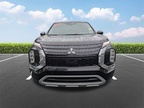 Used 2024 Mitsubishi Outlander SE image 9