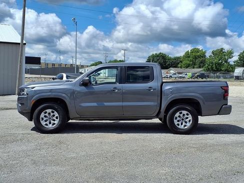 Used 2024 Nissan Frontier SV AWD/4WD image 16