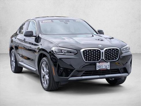 Used 2025 BMW X4 xDrive30i AWD/4WD image 3