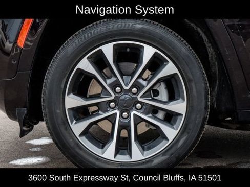 Used 2022 Jeep Grand Cherokee L Overland w/ Advanced Protech Group III AWD/4WD image 9