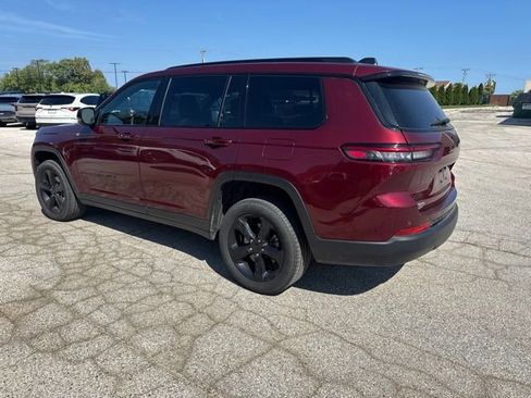 Used 2024 Jeep Grand Cherokee L Limited w/ Black Appearance Package AWD/4WD image 7