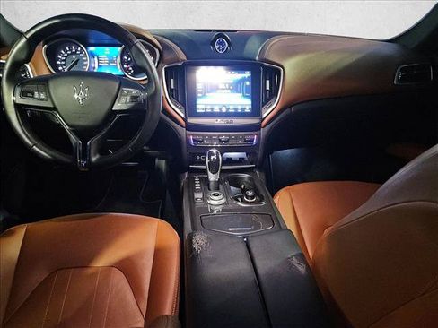 Used 2018 Maserati Ghibli RWD image 19