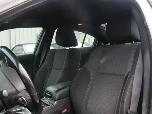 Used 2019 Dodge Charger SXT AWD/4WD image 8