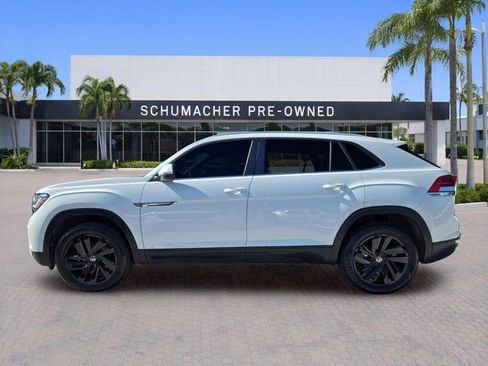 Used 2023 Volkswagen Atlas Cross Sport SE w/ Black Wheel Package FWD image 4