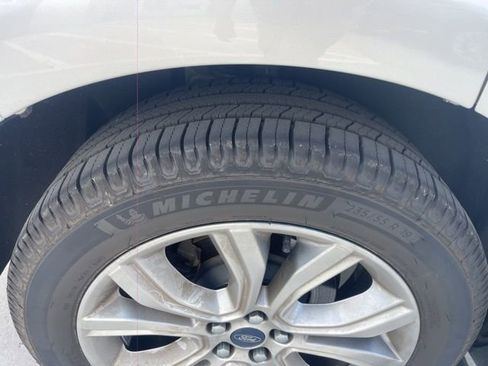 Used 2019 Ford Edge Titanium image 8