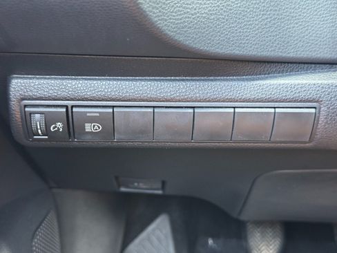 Used 2022 Toyota Corolla SE FWD image 16