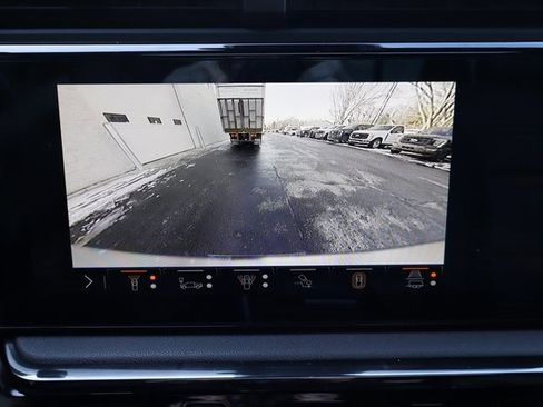 Used 2025 GMC Sierra 2500 AT4 w/ AT4 Premium Plus Package image 9