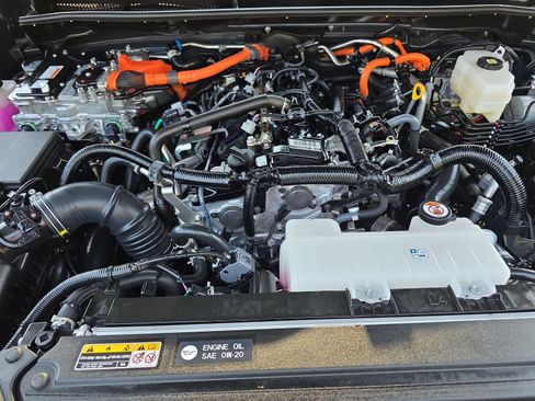 Used 2025 Toyota 4Runner Limited AWD/4WD image 30