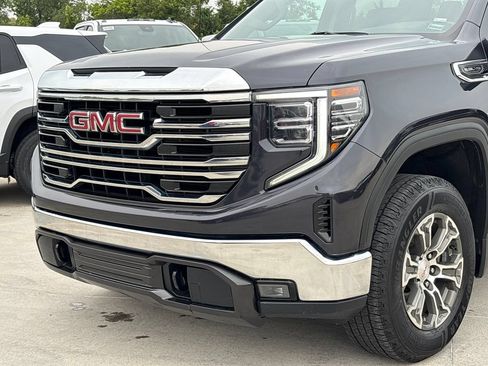 Used 2025 GMC Sierra 1500 SLT AWD/4WD image 46