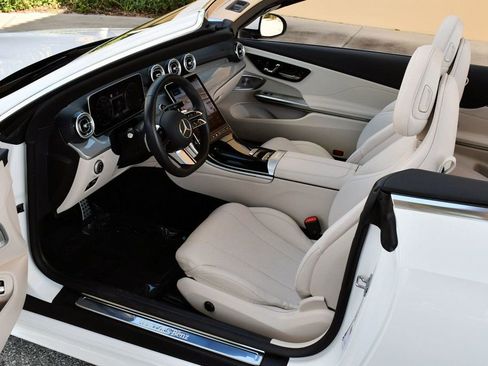 Used 2025 Mercedes-Benz CLE 300 4MATIC Cabriolet image 14