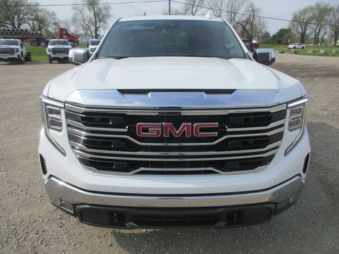 New 2026 GMC Sierra 1500 SLT image 11