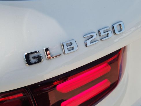 Used 2025 Mercedes-Benz GLB 250 image 20