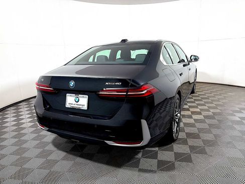 Used 2026 BMW i5 eDrive40 w/ Premium Package image 6