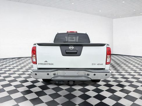 Used 2015 Nissan Frontier SV w/ SV Value Truck Package AWD/4WD image 5