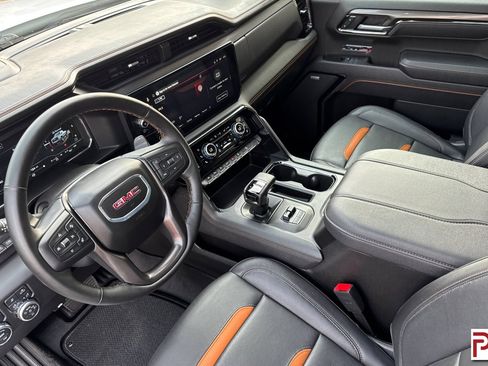 Used 2025 GMC Sierra 1500 AT4 w/ Technology Package AWD/4WD image 10