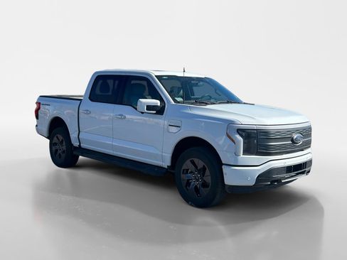 Used 2023 Ford F150 Lightning Lariat w/ Equipment Group 511A High image 9
