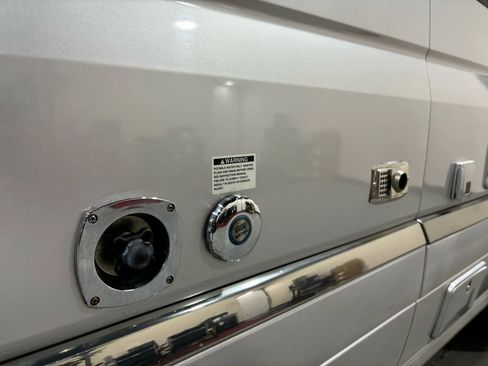 Used 2008 Freightliner Sprinter 3500 image 34