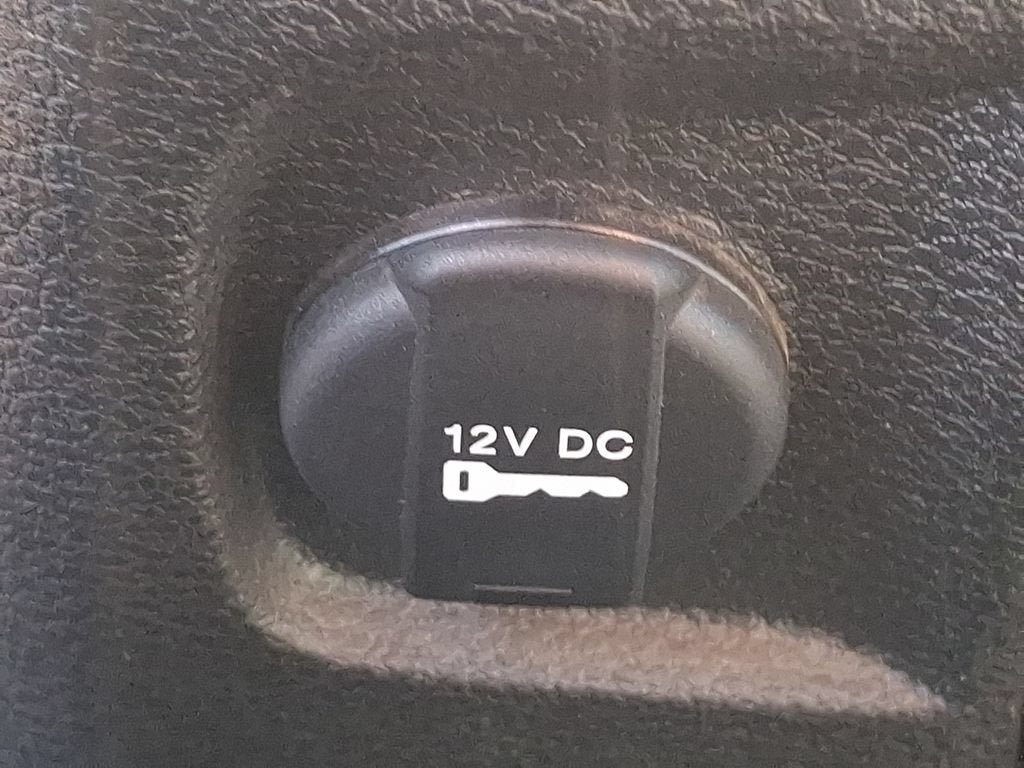 Used 2022 RAM 1500 Classic SLT AWD/4WD image 25