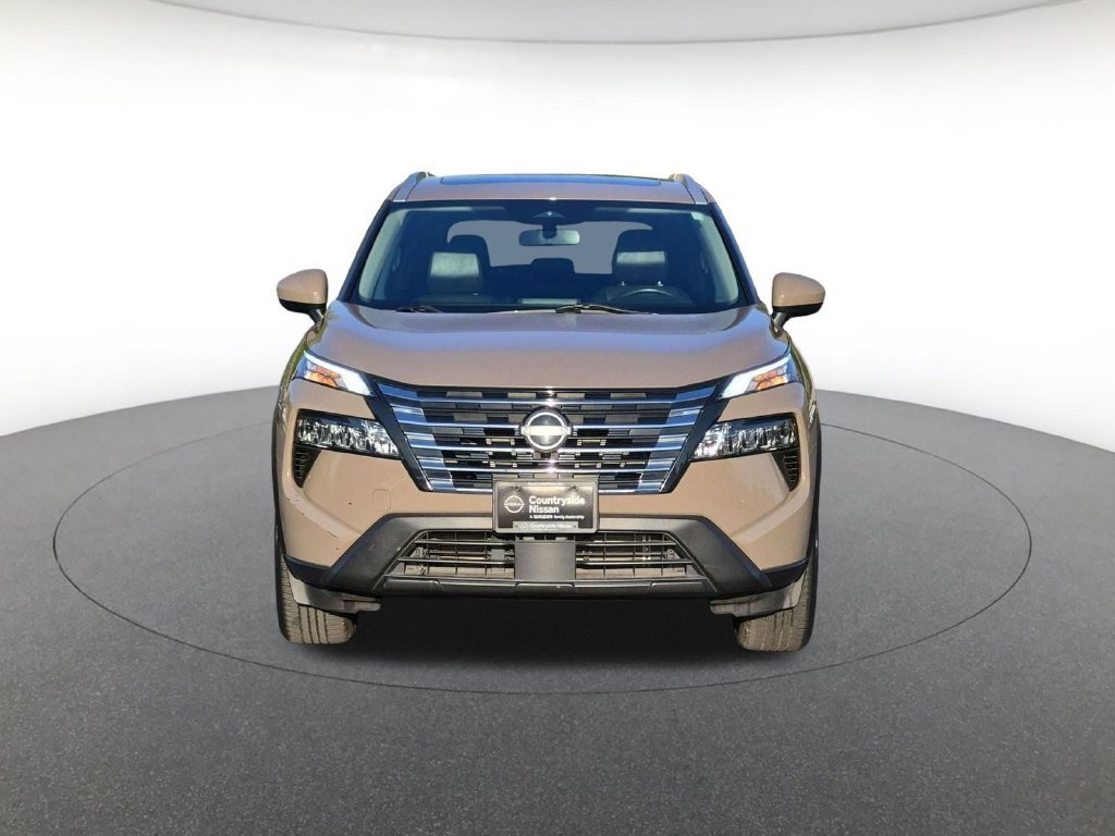 Used 2024 Nissan Rogue SV w/ SV Premium Package AWD/4WD image 2