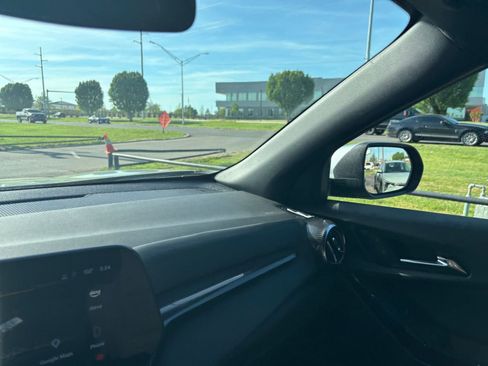 Used 2025 Chevrolet Equinox LT image 34