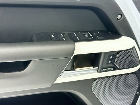 Certified 2023 Land Rover Defender 110 SE AWD/4WD image 23