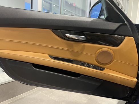 Used 2014 BMW Z4 sDrive35i image 13