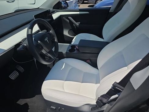 Used 2024 Tesla Model Y Performance AWD/4WD image 9
