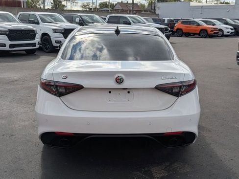 Used 2025 Alfa Romeo Giulia AWD image 5
