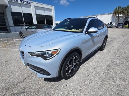 Used 2022 Alfa Romeo Stelvio Ti AWD/4WD image 3