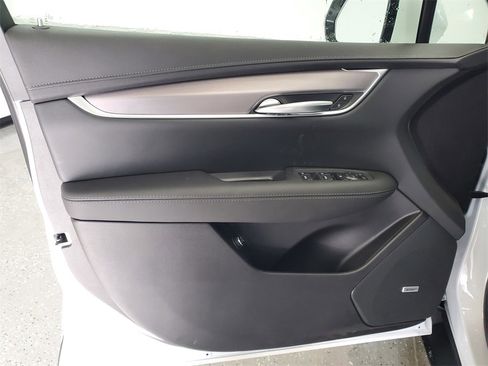 New 2026 Cadillac XT5 Luxury w/ LPO, Floor Liner Package image 8