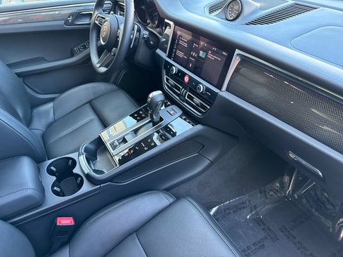 Certified 2025 Porsche Macan GTS AWD/4WD image 18