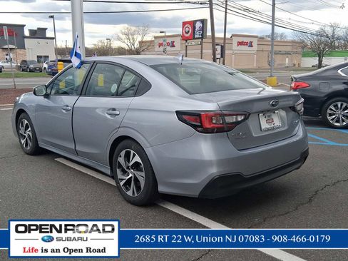 Used 2025 Subaru Legacy Premium image 5