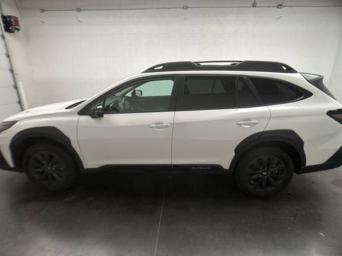 Certified 2025 Subaru Outback Onyx Edition image 5