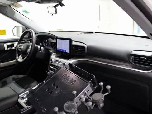 Used 2023 Ford Explorer XLT image 29