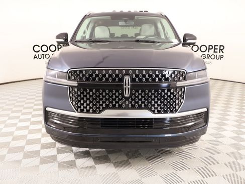 New 2026 Lincoln Navigator Premiere AWD/4WD image 8