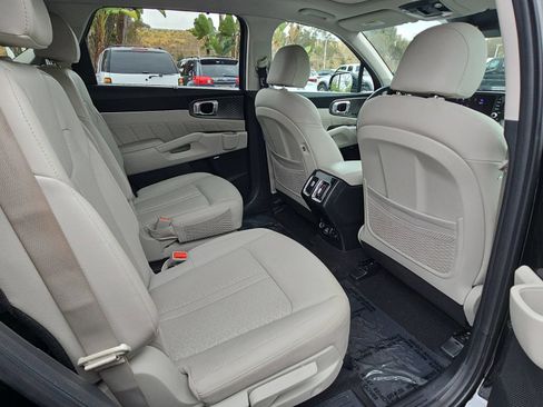 Used 2023 Kia Sorento SX Prestige w/ Panoramic Sunroof Package AWD/4WD image 11
