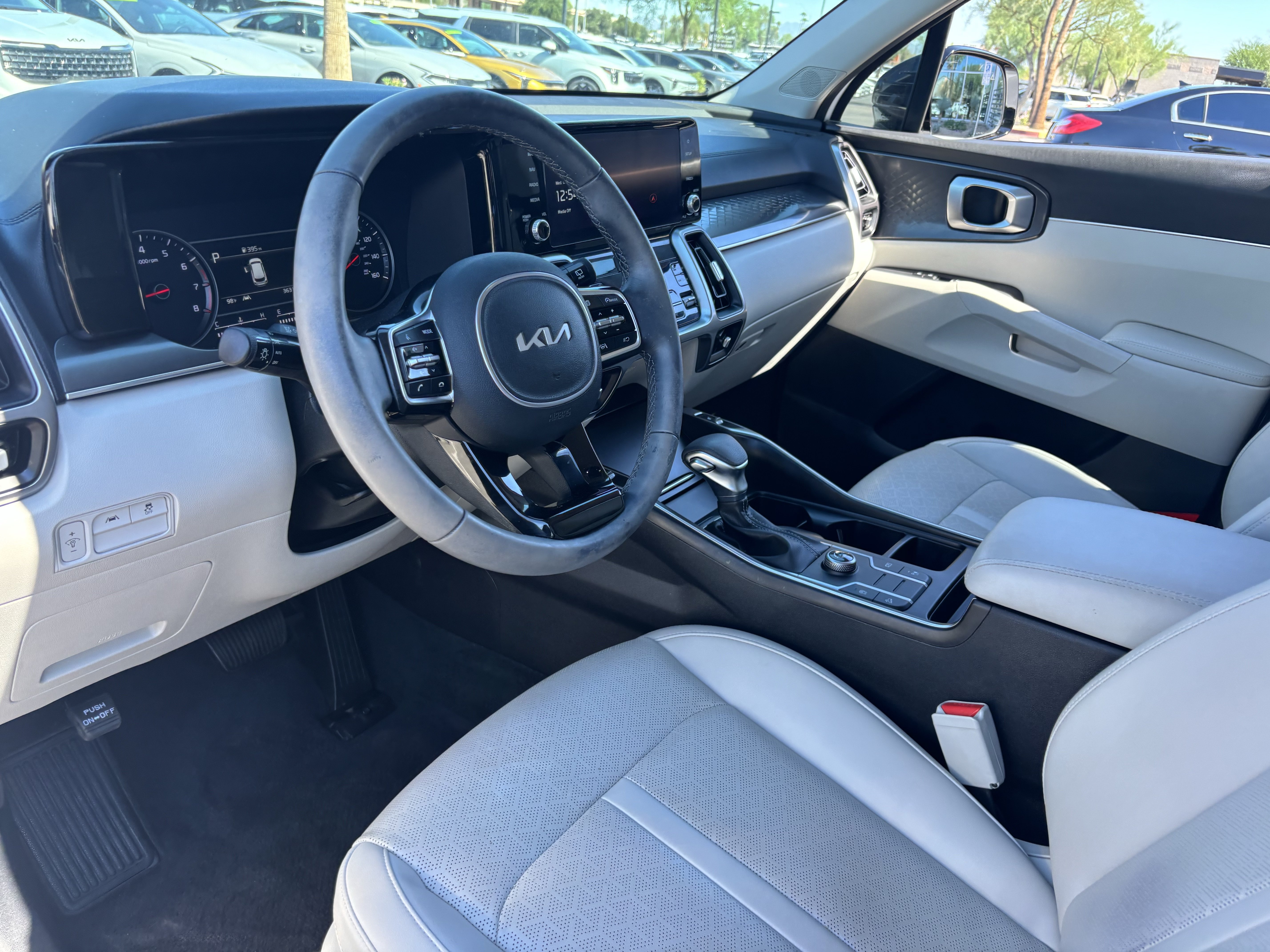 Used 2023 Kia Sorento S w/ Panoramic Sunroof Package FWD image 16